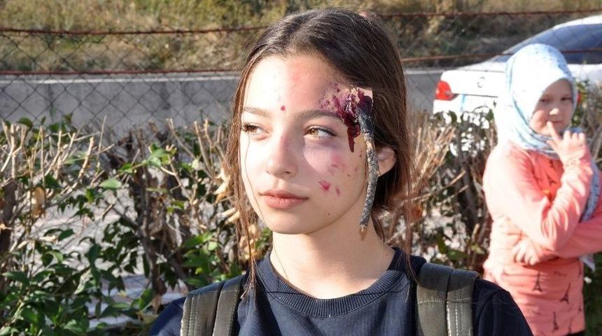 Tatbikat İ&ccedil;in Yapılan Makyajlar Dikkat &Ccedil;ekti