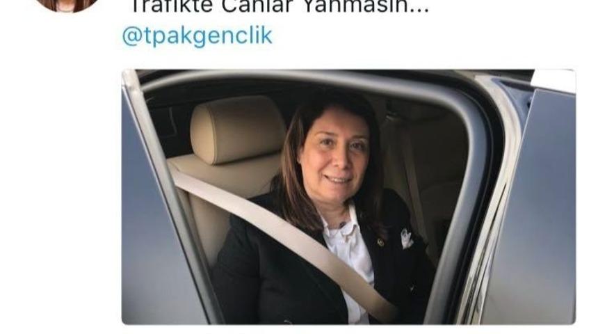 Ak Gen&ccedil;lerden Trafikte Kemer Takmayı Teşvik Etmek İ&ccedil;in Kampanya