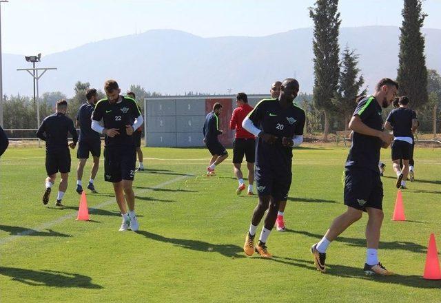 Akhisarspor, Gen&ccedil;lerbirliği Ma&ccedil;ını Bekliyor 1