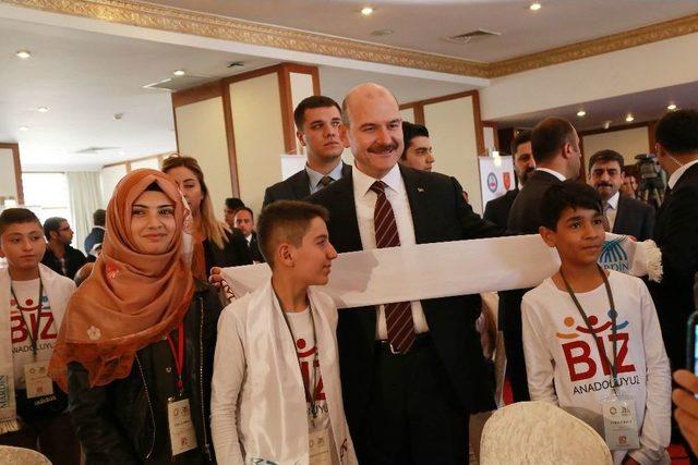 Bakan Soylu Mardin’den Gelen Çocuklarla Buluştu 1