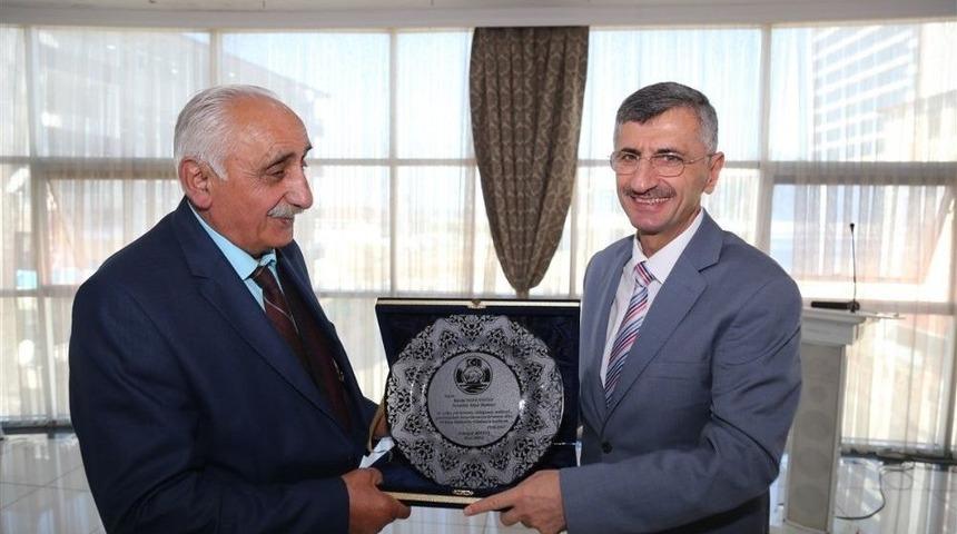 46 Yıllık Muhtar Plaketle Onurlandırıldı