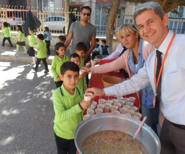 Eskişehir Odunpazarı 1. Hava İkmal Bakım Merkezi İlkokulu’nda Aşure Günü G1