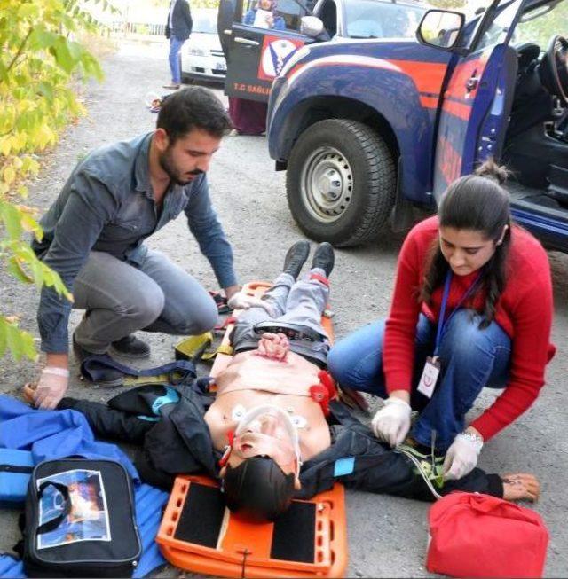 Bitlis'te 112 Acil Personeli Için Trafik Kazası Tatbikatı