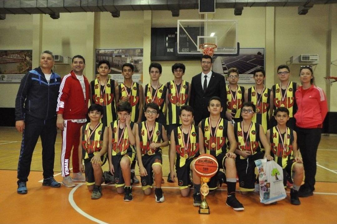 Gkv&rsquo;li Cumhuriyet Kupasının Şampiyonlarına &Ouml;d&uuml;l Yağdı