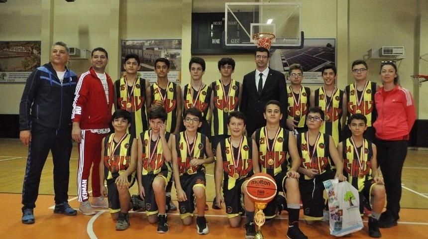 Cumhuriyet Kupasının Şampiyonu Gaziantep Kolej Vakfı