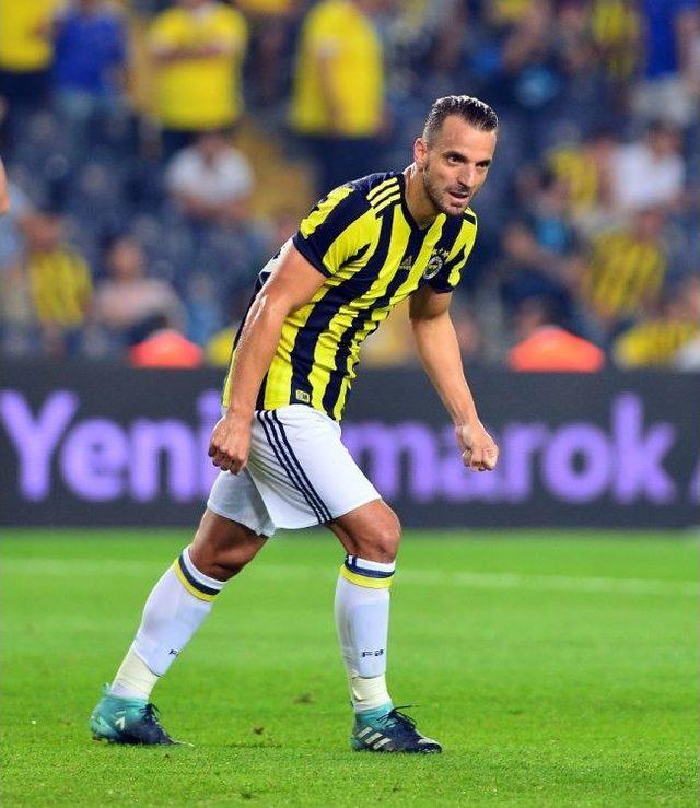 Gomis, Fenerbahçe’nin Golcülerini Katladı