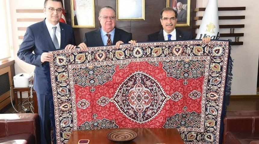 Kolombiya Ankara B&uuml;y&uuml;kel&ccedil;isi, Vali Demir&rsquo;i Ziyaret Etti