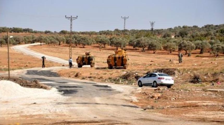 Suriye Sınırına Askeri Araç Sevkiyatı Sürüyor