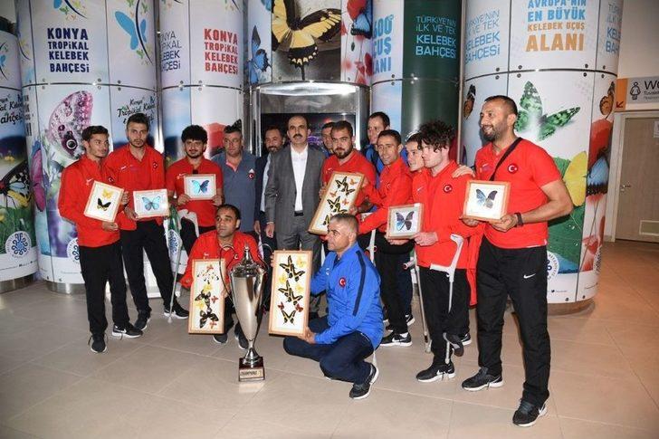 Avrupa’nın En Büyük Kupası Avrupa’nın En Büyük Kelebek Bahçesi’nde G5