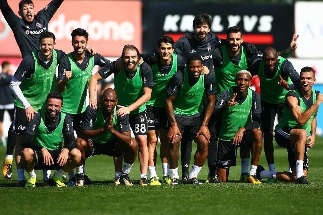 Beşiktaş Medipol Başakşehir Ma&ccedil;ı Hazırlıklarını S&uuml;rd&uuml;rd&uuml;