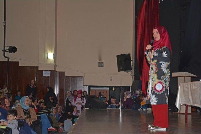 Hatice Kübra Togar: Çocuklarımız Adetlerle Değil, Ayetlerle Büyüsün 1