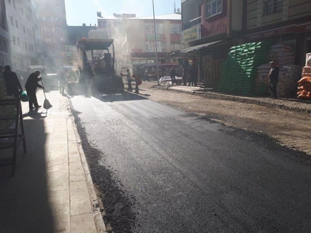 Kars Belediyesi&rsquo;nin Yol Ve Kaldırım &Ccedil;alışmaları Devam Ediyor