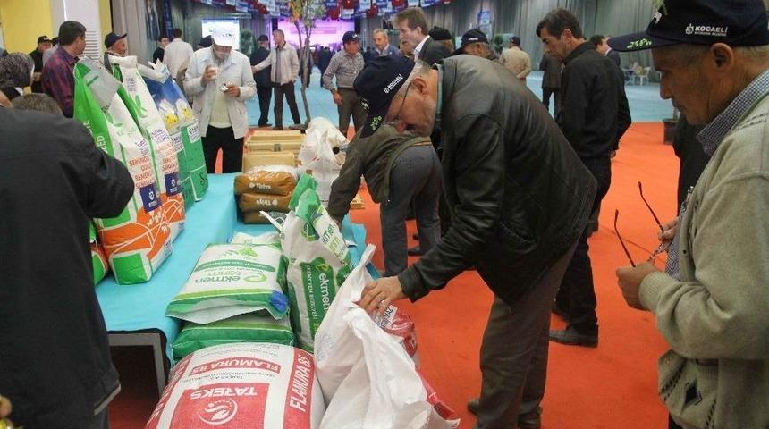 2 Bin &Ccedil;if&ccedil;iye 2 Bin 500 Ton Tohum Dağıtıldı
