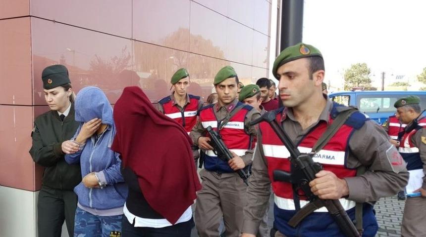 Cinsel Saldırı Ve Uyuşturucu İddiasıyla Adliyeye Sevk Edildiler