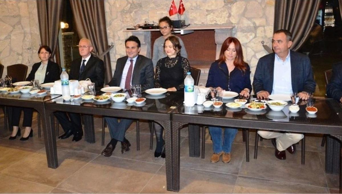 Ayvalık Belediyesi&rsquo;nden Muhtarlara Taşk&ouml;şk Ziyafeti