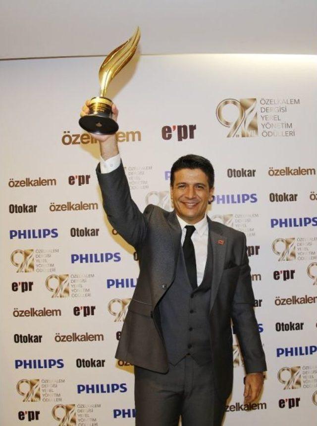 D&ouml;şemealtı Kent Meydanı Projesi &Ouml;d&uuml;llendirildi 2