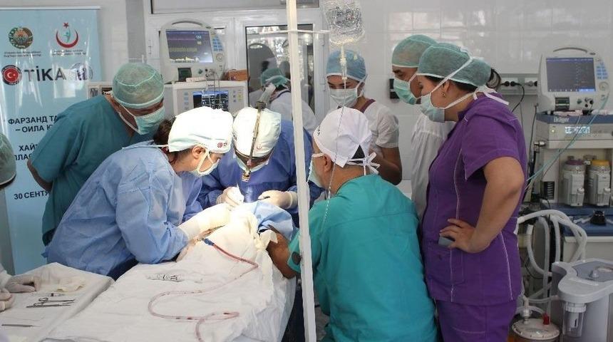 &Ouml;zbek &Ccedil;ocuklar Tika İle Geleceğe Umutla Bakıyor