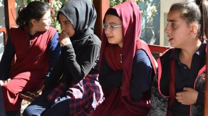 Konya'da 29 &Ouml;ğrenci I&ccedil;tikleri Sudan Zehirlendikleri Ş&uuml;phesiyle Hastaneye Kaldırıldı