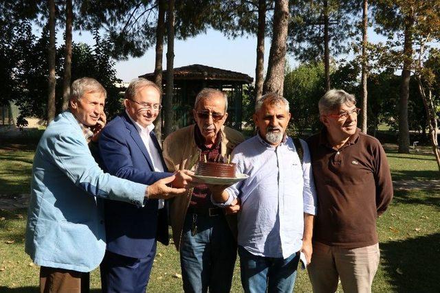 S&uuml;tler İneğin Memesinden El Değmeden Şişeleniyor 1