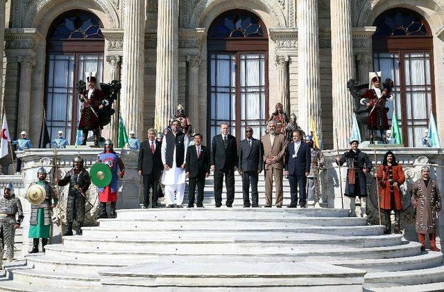 D-8 Zirvesi&rsquo;ne Katılan Liderlere Mehteran S&uuml;rprizi 1