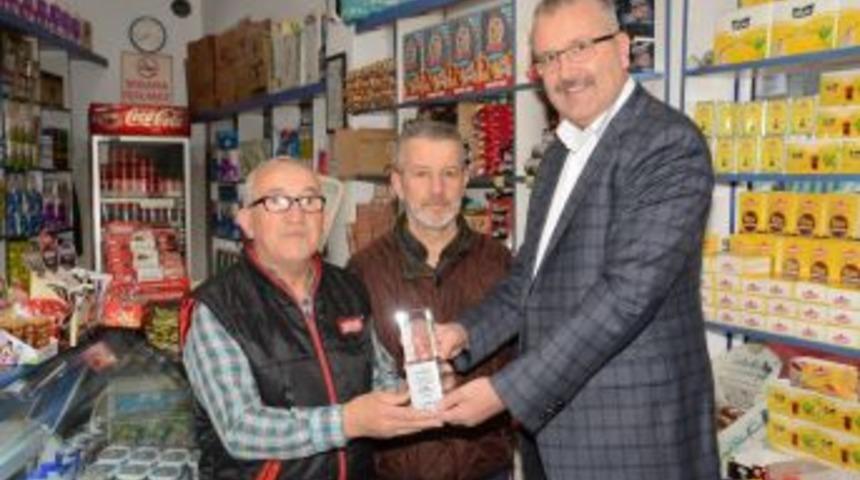 57 Yıllık "bakkal Amca"ya &Ouml;d&uuml;l