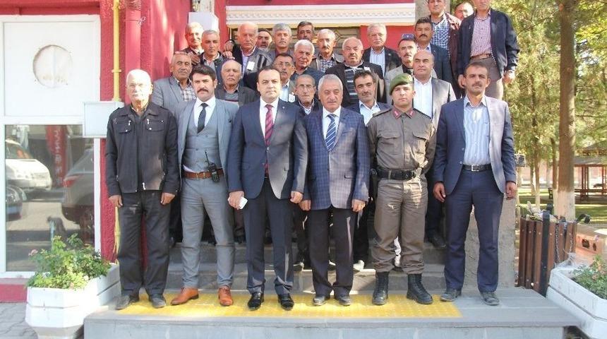 İncesu Belediye Başkanı Zekeriya Karayol Muhtarlar G&uuml;n&uuml;nde Muhtarlarla Bir Araya Geldi