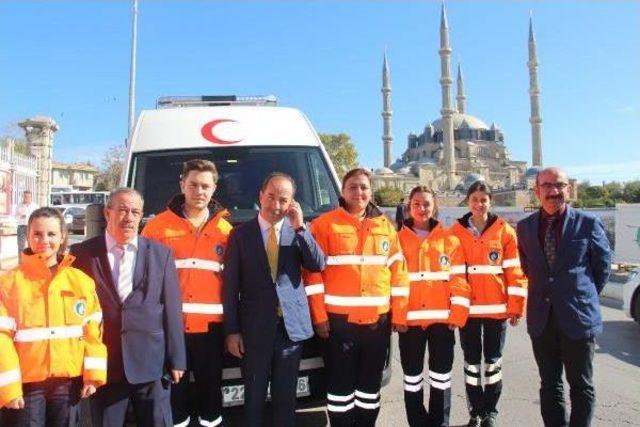 Edirne Belediyesi nin Ilk Kadın Ambulans Şof&ouml;r&uuml; G&ouml;reve Başladı 3
