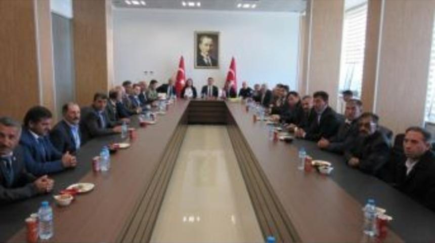 &Ccedil;ıldır Kaymakamı İmamoğlu Muhtarlara Resepsiyon Verdi