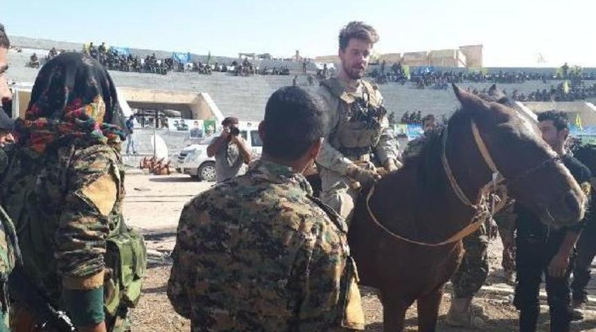 Rakka'daki Kutlamalarda Bu Kez &Ouml;calan Posteri A&ccedil;ılmadı