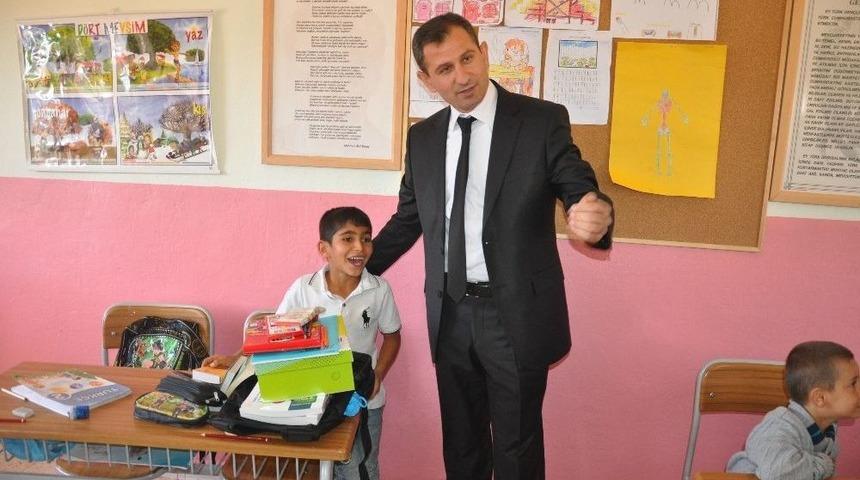 Avcılar Midyat&rsquo;ta Okul Onardı, &Ouml;ğrencilere Yardım Etti