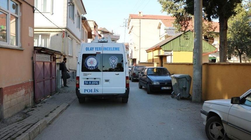 Tadilat İ&ccedil;in &Ccedil;ıktığı Cami &Ccedil;atısından D&uuml;şerek Hayatını Kaybetti