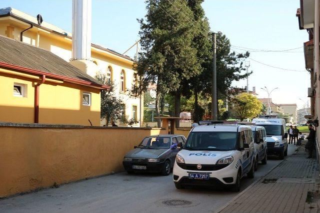 Tadilat İ&ccedil;in &Ccedil;ıktığı Cami &Ccedil;atısından D&uuml;şerek Hayatını Kaybetti 1