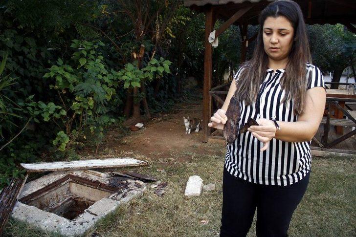 Antalya’da Küçük Ezgi 8 Metrelik Foseptik Çukuruna Düştü G1