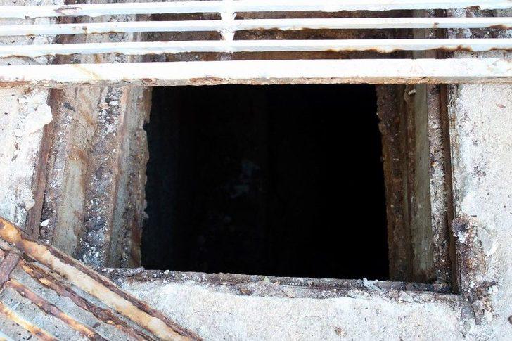 Antalya’da Küçük Ezgi 8 Metrelik Foseptik Çukuruna Düştü G2