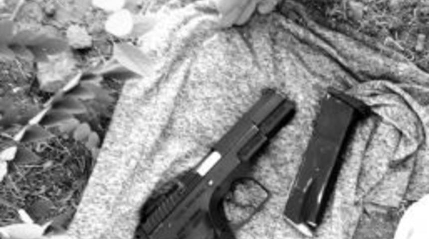 Silah Ve Telefon &Ccedil;alan İki Hırsız Tutuklandı