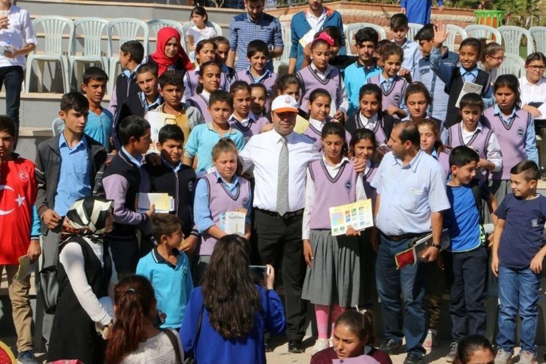 &Ccedil;ift&ccedil;i Bilim Şenliğinde Stantlarını Gezdi