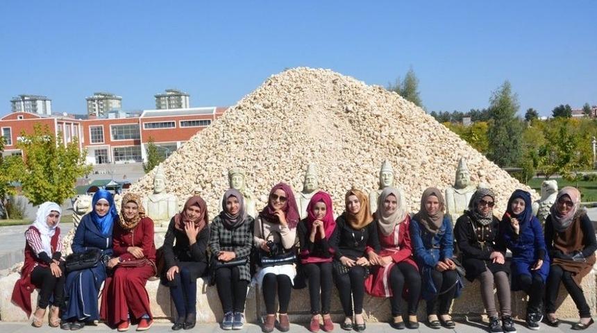 Adıyaman &Uuml;niversitesi &Ccedil;adırkent &Ouml;ğrencilerini Ağırladı