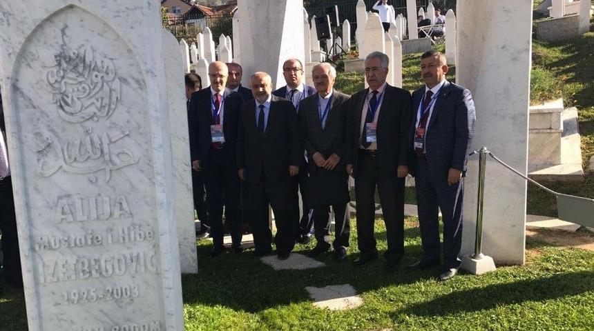 Başkan Karabacak, İzzetbegovi&ccedil;&rsquo;in Anma T&ouml;renine Katıldı