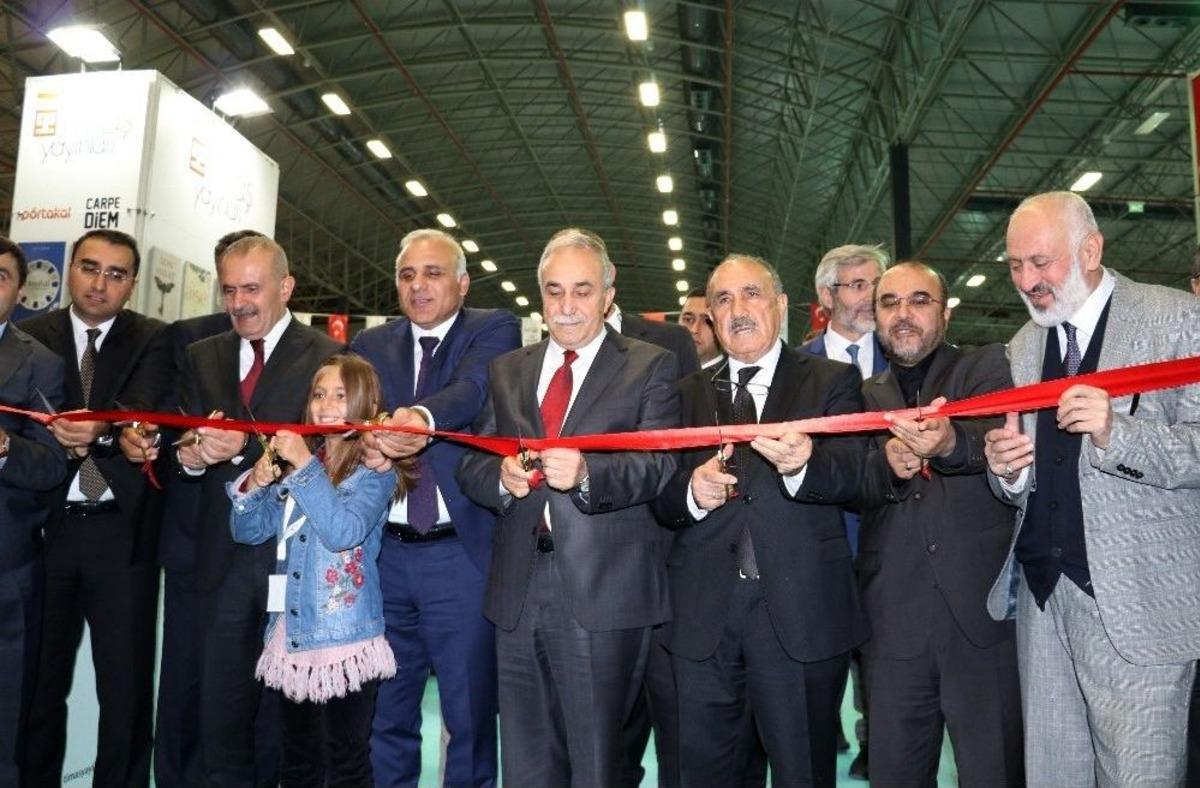 Van&rsquo;da Kitap Fuarı A&ccedil;ıldı