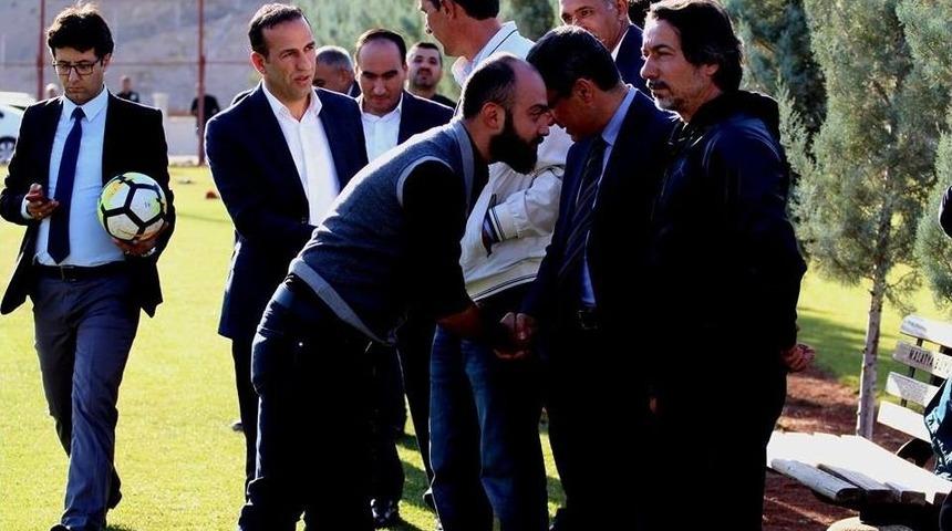 Eski Başkan Mumcu Ve Y&ouml;netiminden Ma&ccedil; &Ouml;ncesi Destek Ziyareti