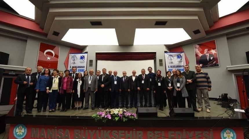 Akademisyenler Yunus Emre&rsquo;yi Anlattı