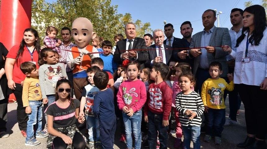 Minikler &Ccedil;izgifilm Kahramanlarıyla Eğlendi