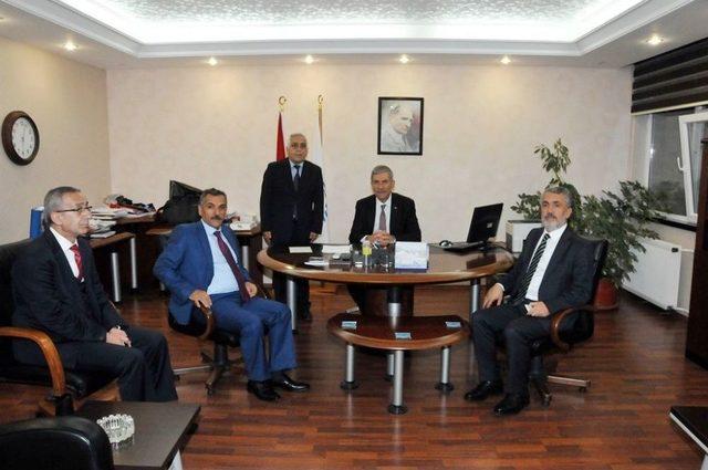 Sağlık Bakanı Demircan&rsquo;dan Om&uuml; Tıp Fak&uuml;ltesi Hastanesinin Aciline Ziyaret 3