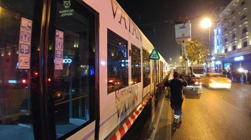 Beyazıt Tramvay Hattında Katener Teli Koptu, Seferler Aksadı