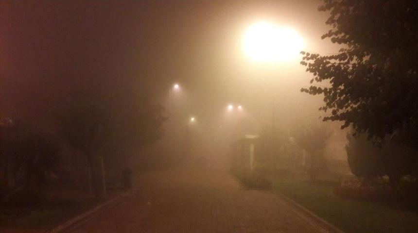 İstanbul&rsquo;da Gece Boyunca Sis Etkili Oldu