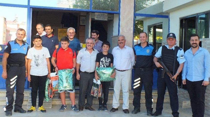 Anamurlu 3 &Ouml;ğrenciden &Ouml;rnek Davranış