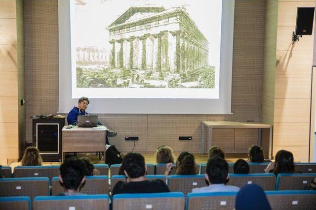 Mimar Aydın Hasan Polatkan’dan Agü’de Seminer