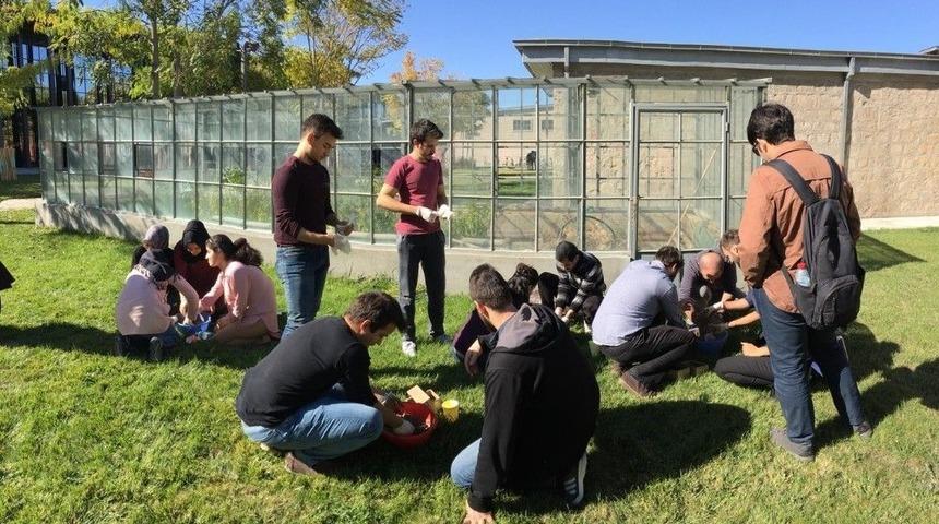 Ag&uuml; Mimarlık &Ouml;ğrencilerinden Kerpi&ccedil; At&ouml;lyesi