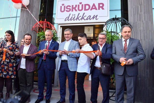 &Uuml;sk&uuml;dar&rsquo;ın &lsquo;iyilik D&uuml;kkanı&rsquo; A&ccedil;ıldı 1