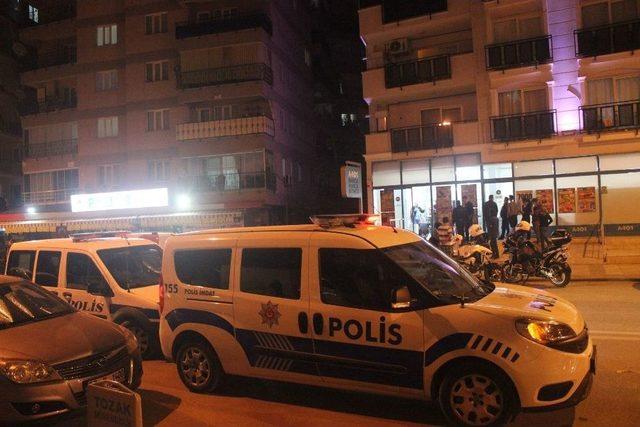 Soyduğu Marketten Çıkarken Karşısında Polisi Görünce Ne Yapacağını Şaşırdı